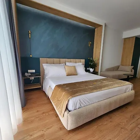 Gold Отель 4*