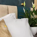 Gold Hotel