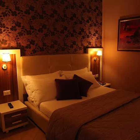 Gold Hotel