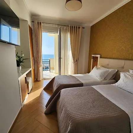 Gold Hotel
