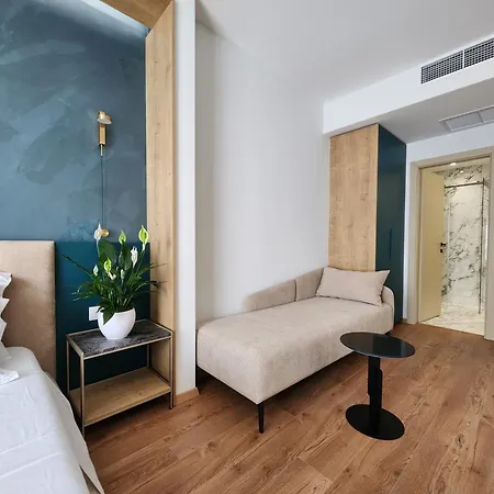 Gold 4* Vlore